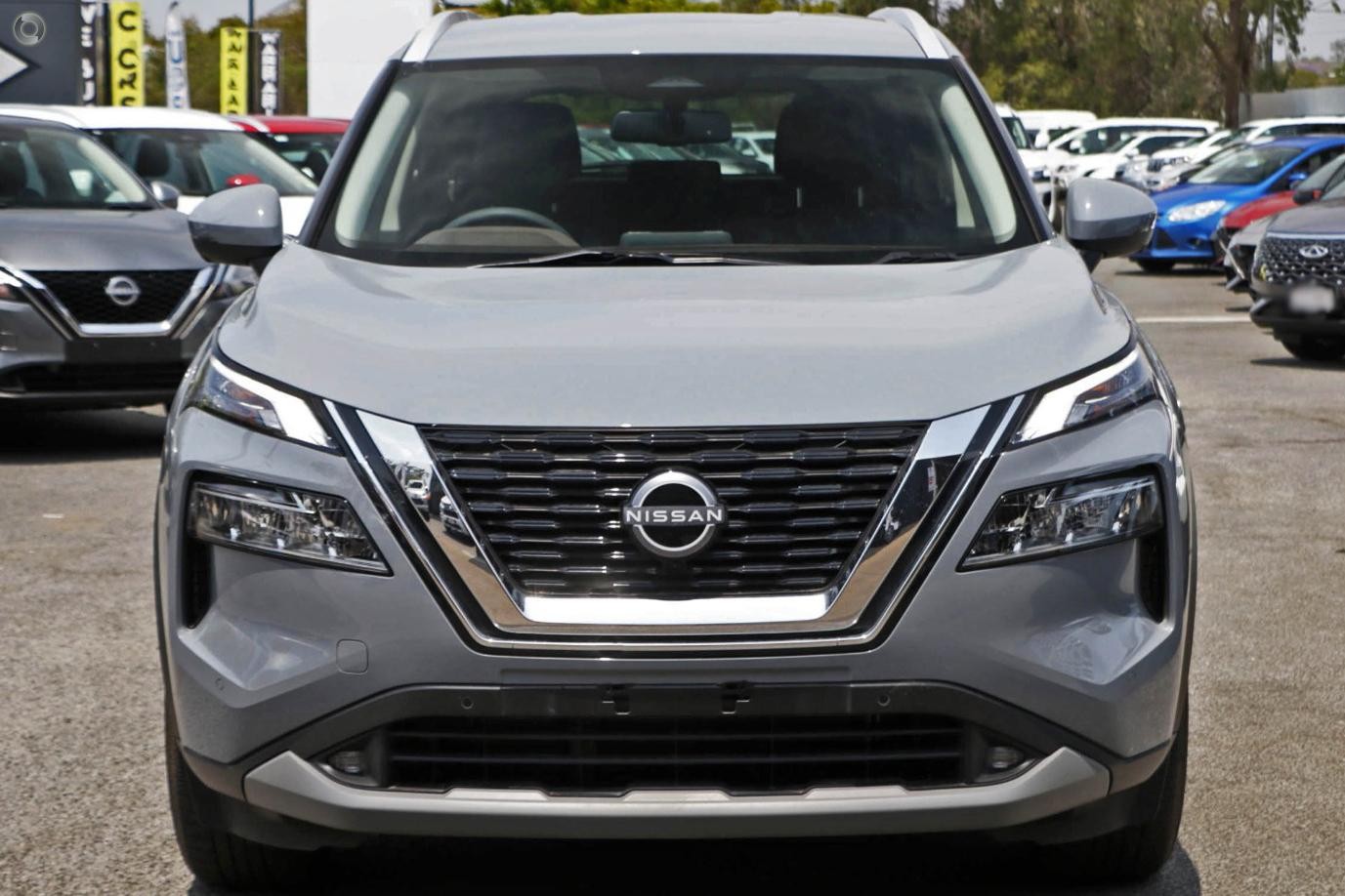 Nissan X-trail image 2