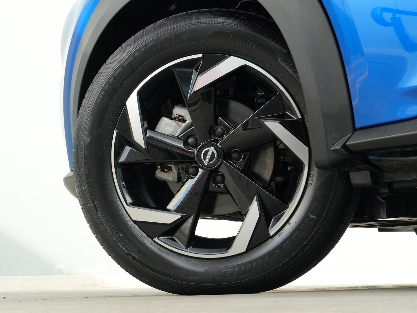 Nissan Juke image 4