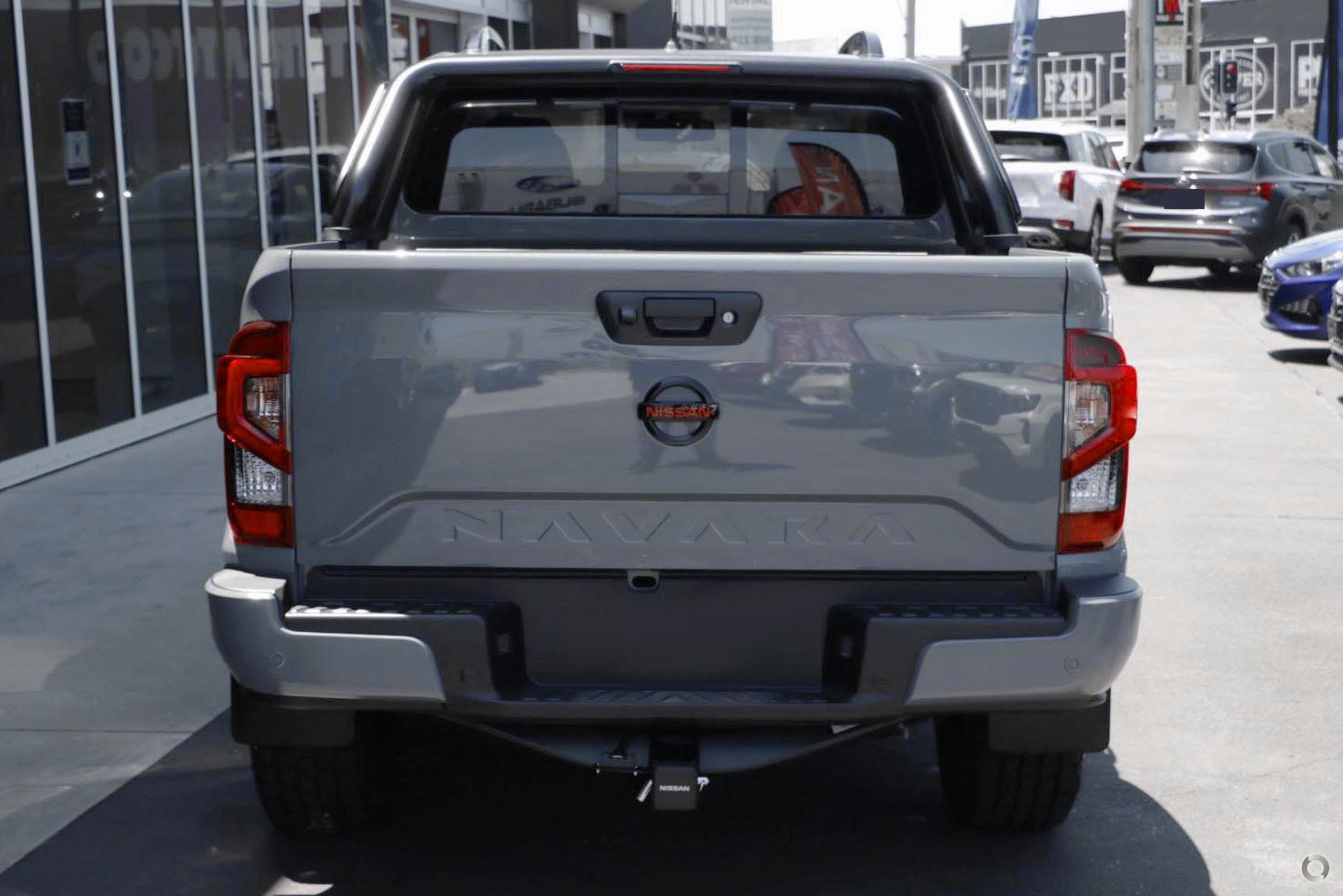 Nissan Navara image 2