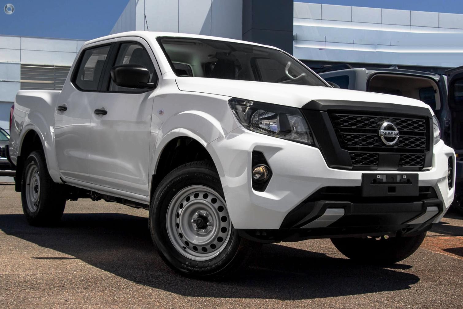 Nissan Navara image 1