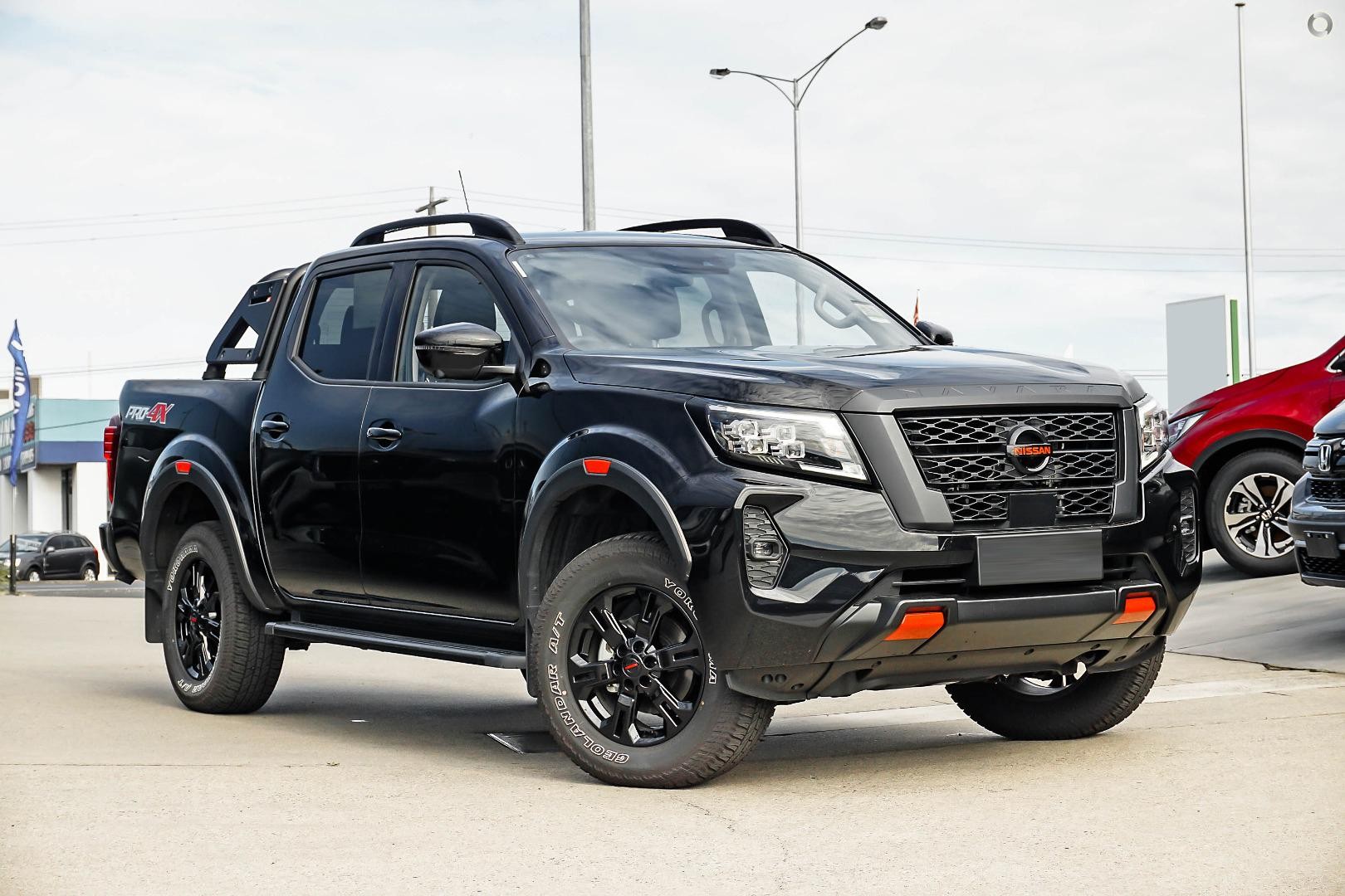 Nissan Navara image 1