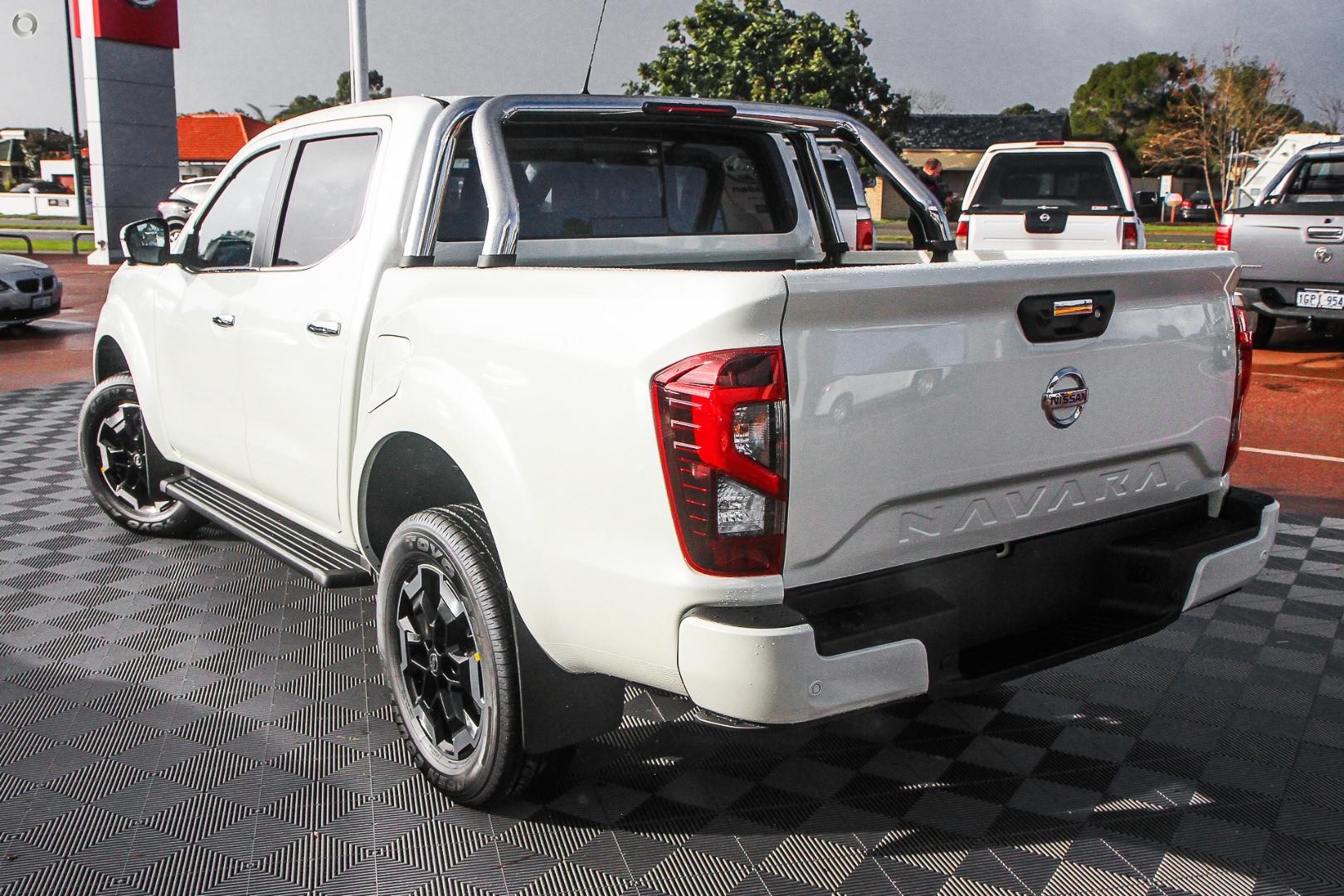 Nissan Navara image 4