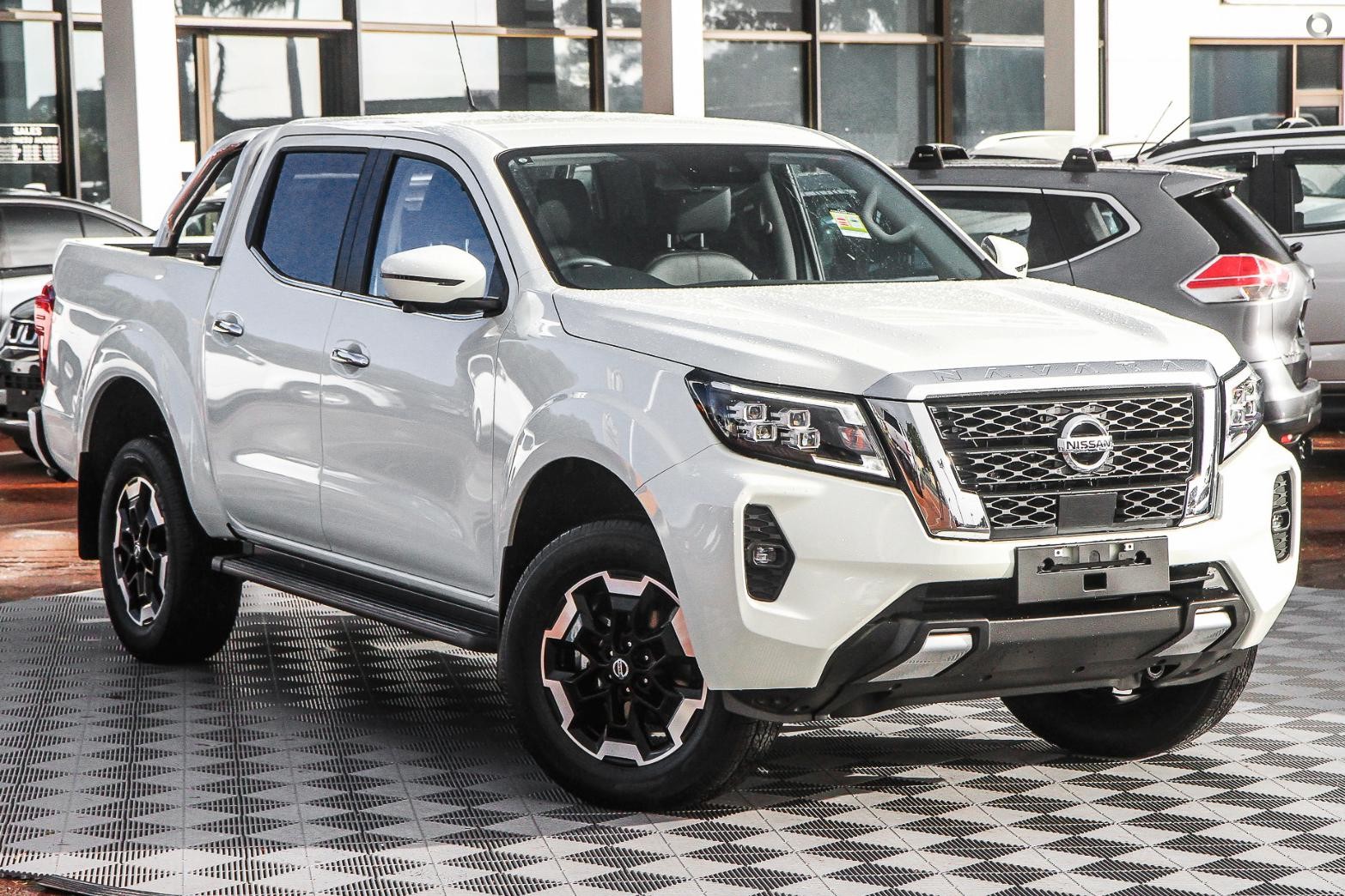 Nissan Navara image 1