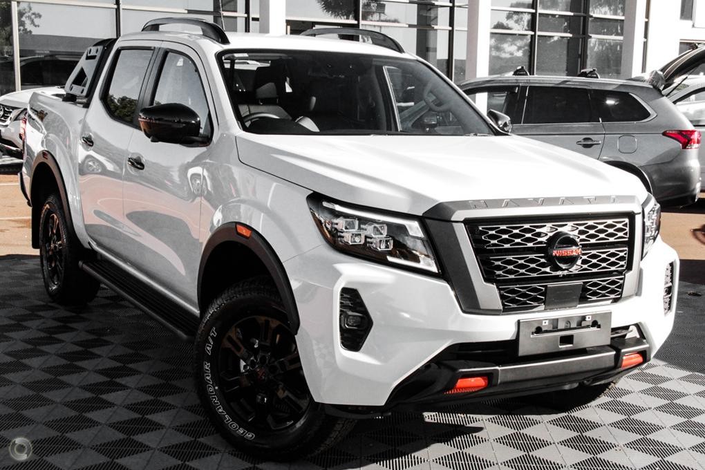 Nissan Navara image 1