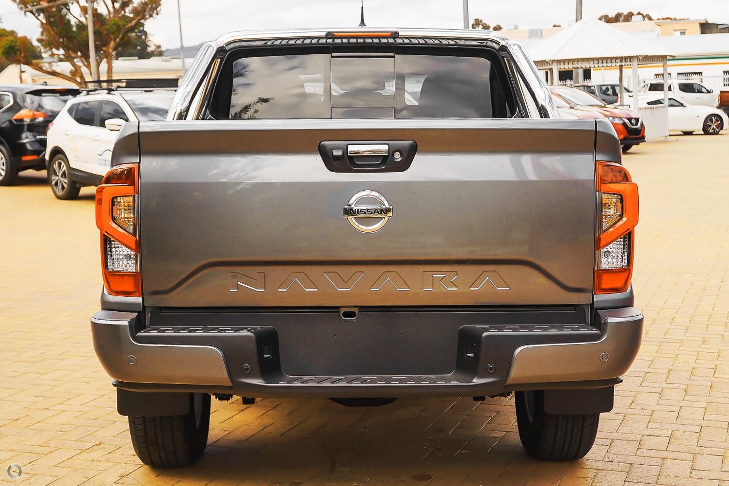 Nissan Navara image 3