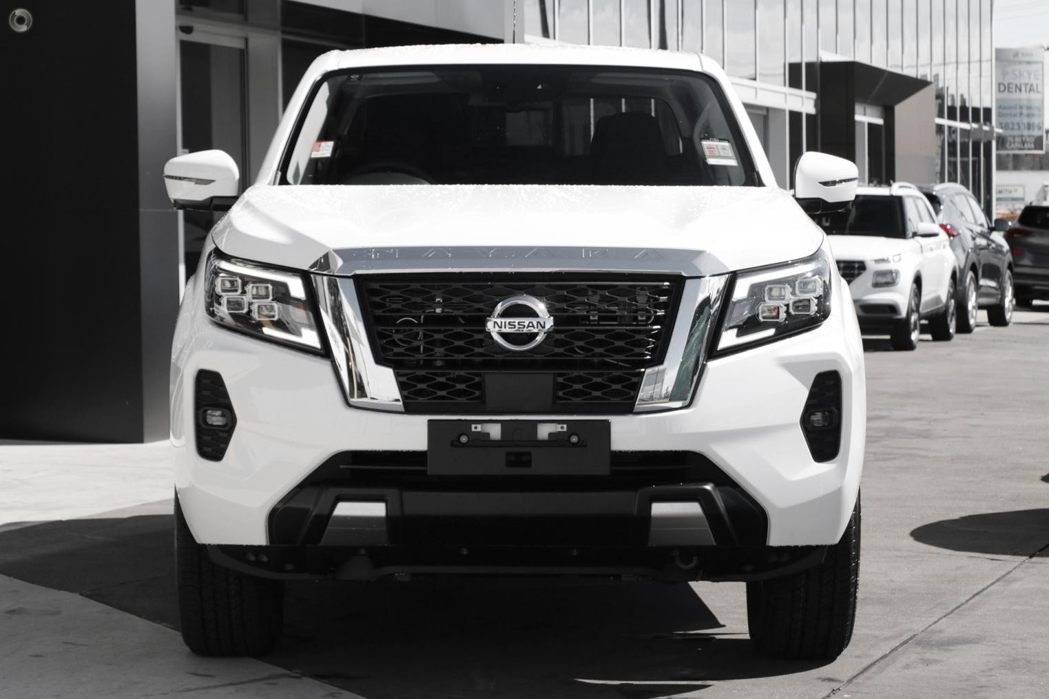 Nissan Navara image 2