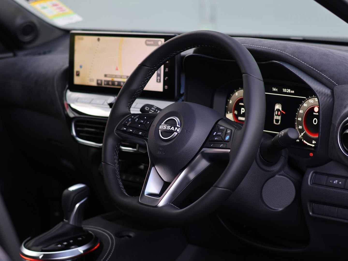 Nissan Juke image 2