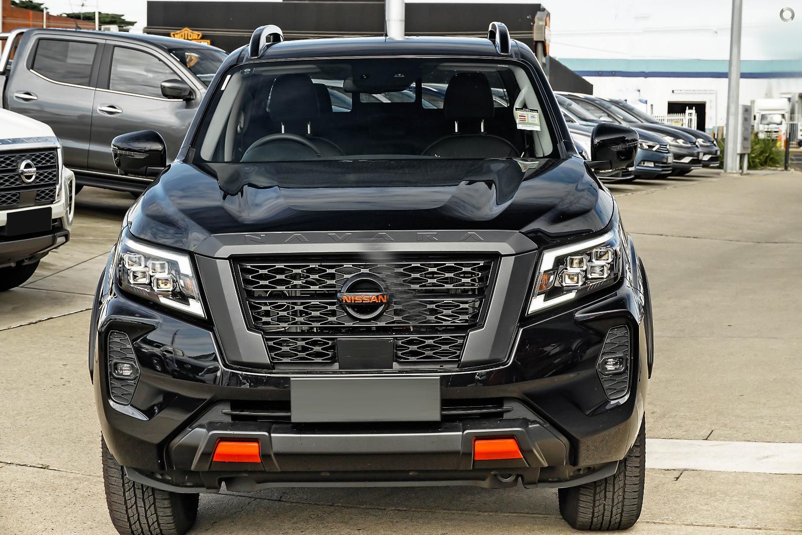 Nissan Navara image 2