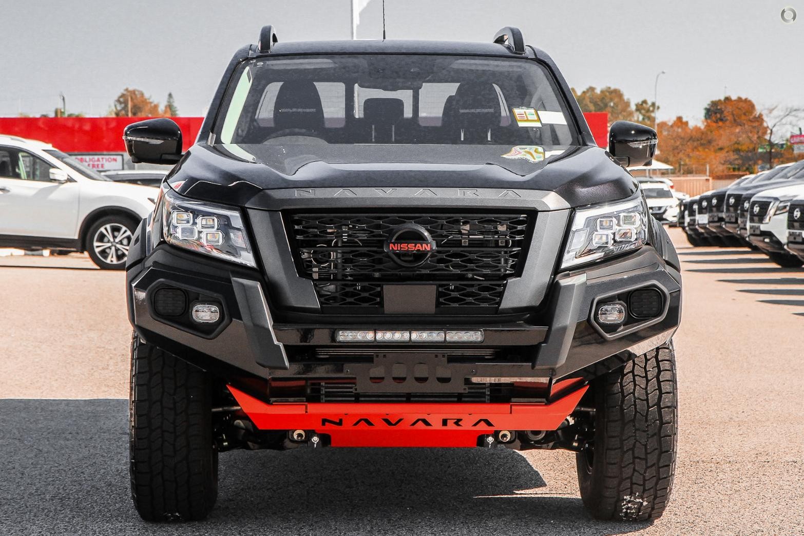 Nissan Navara image 2