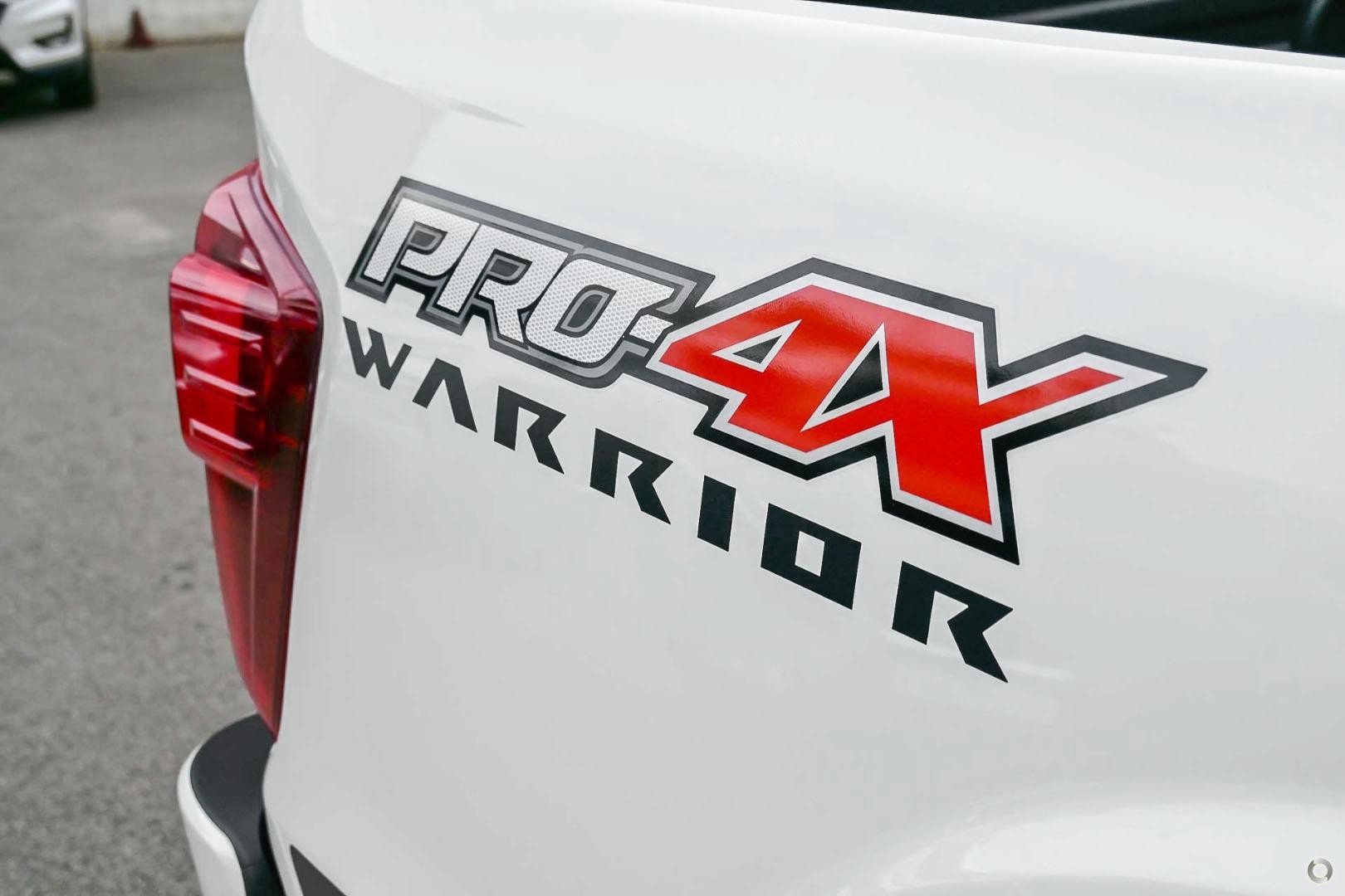 Nissan Navara image 3