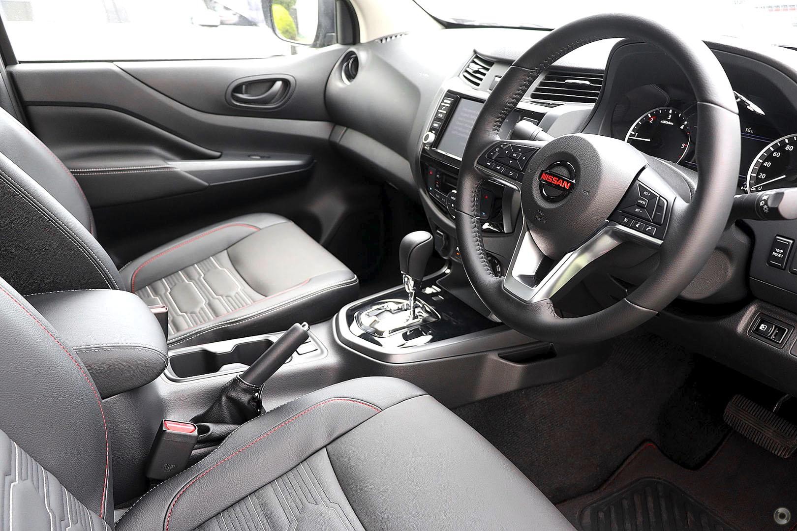 Nissan Navara image 3