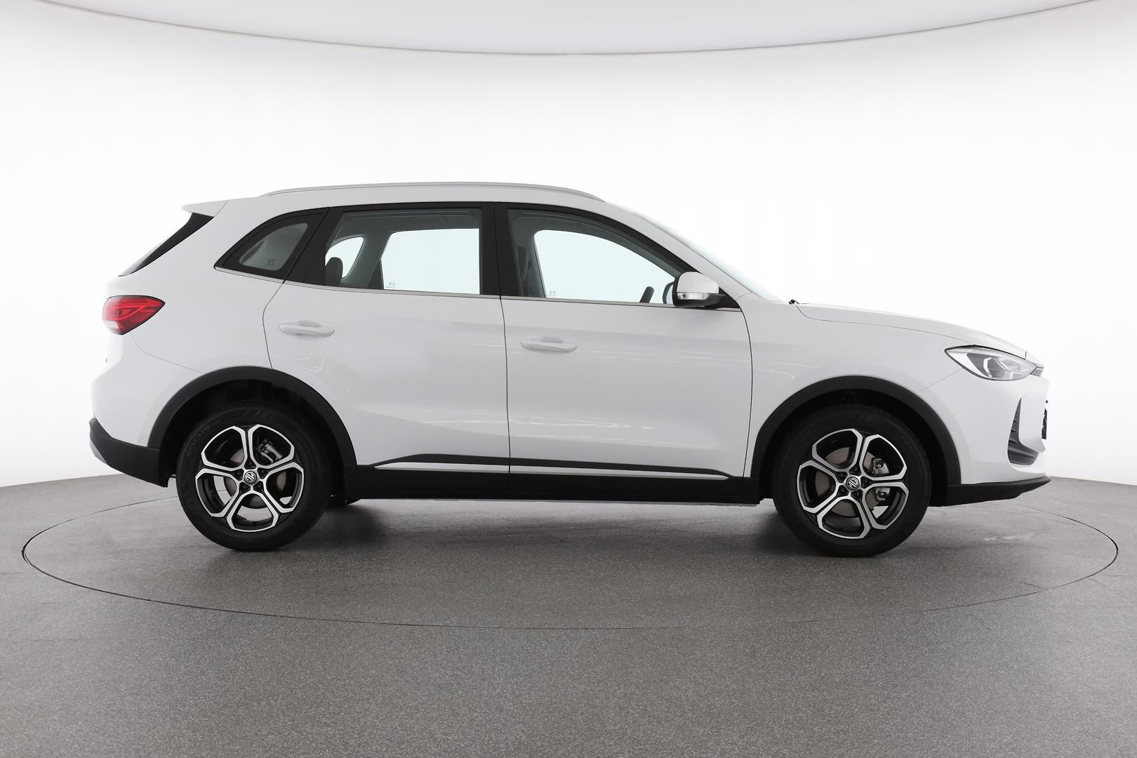 MG Zs image 2