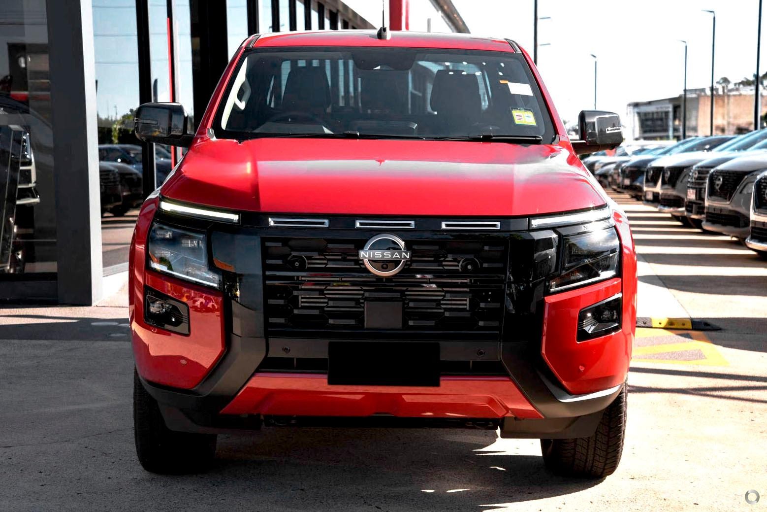 Nissan Navara image 2