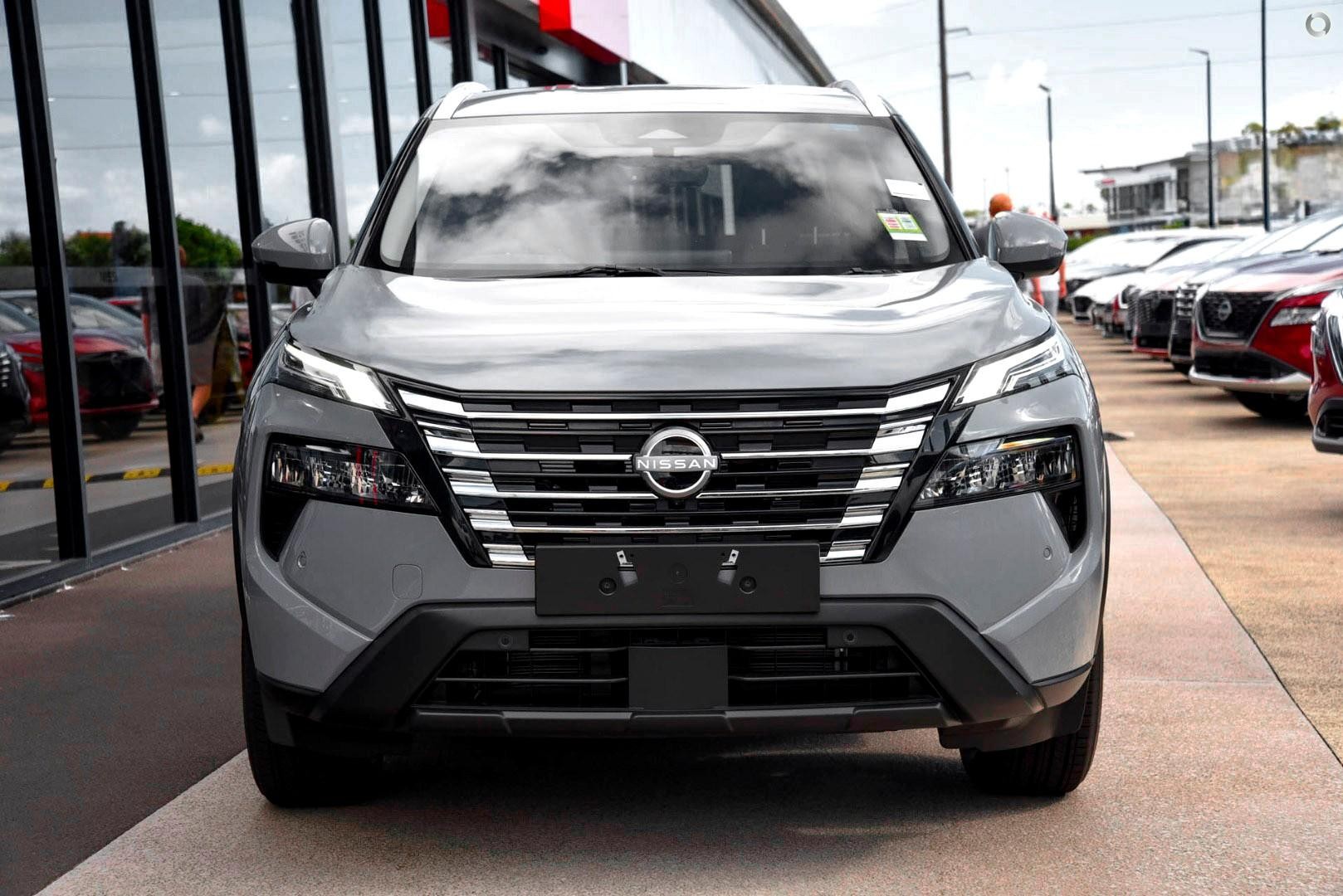 Nissan X-trail image 2