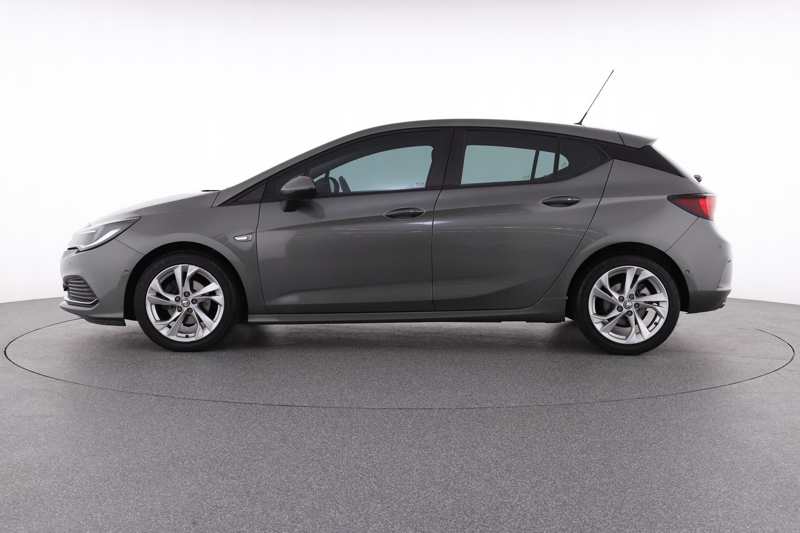Holden Astra image 3