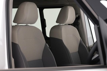 https://dvg-vehicle-assets.s3.amazonaws.com/2EH6AH/4mfjp0qynmqtf6rxrj8ztipxa.jpg
