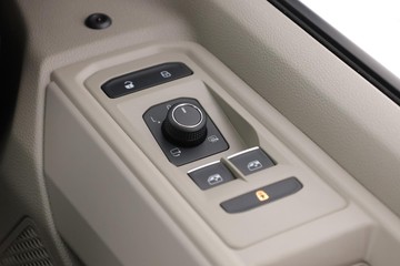 https://dvg-vehicle-assets.s3.amazonaws.com/2EH6AH/5vgluenn2ezye6n35b73za3p8.jpg