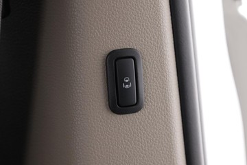 https://dvg-vehicle-assets.s3.amazonaws.com/2EH6AH/5znreww223ctdd75nxtvoip9e.jpg