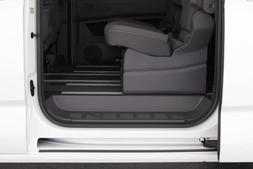 https://dvg-vehicle-assets.s3.amazonaws.com/2EH6AH/6a9t48vxocq0bb9r0srxsbi27.jpg