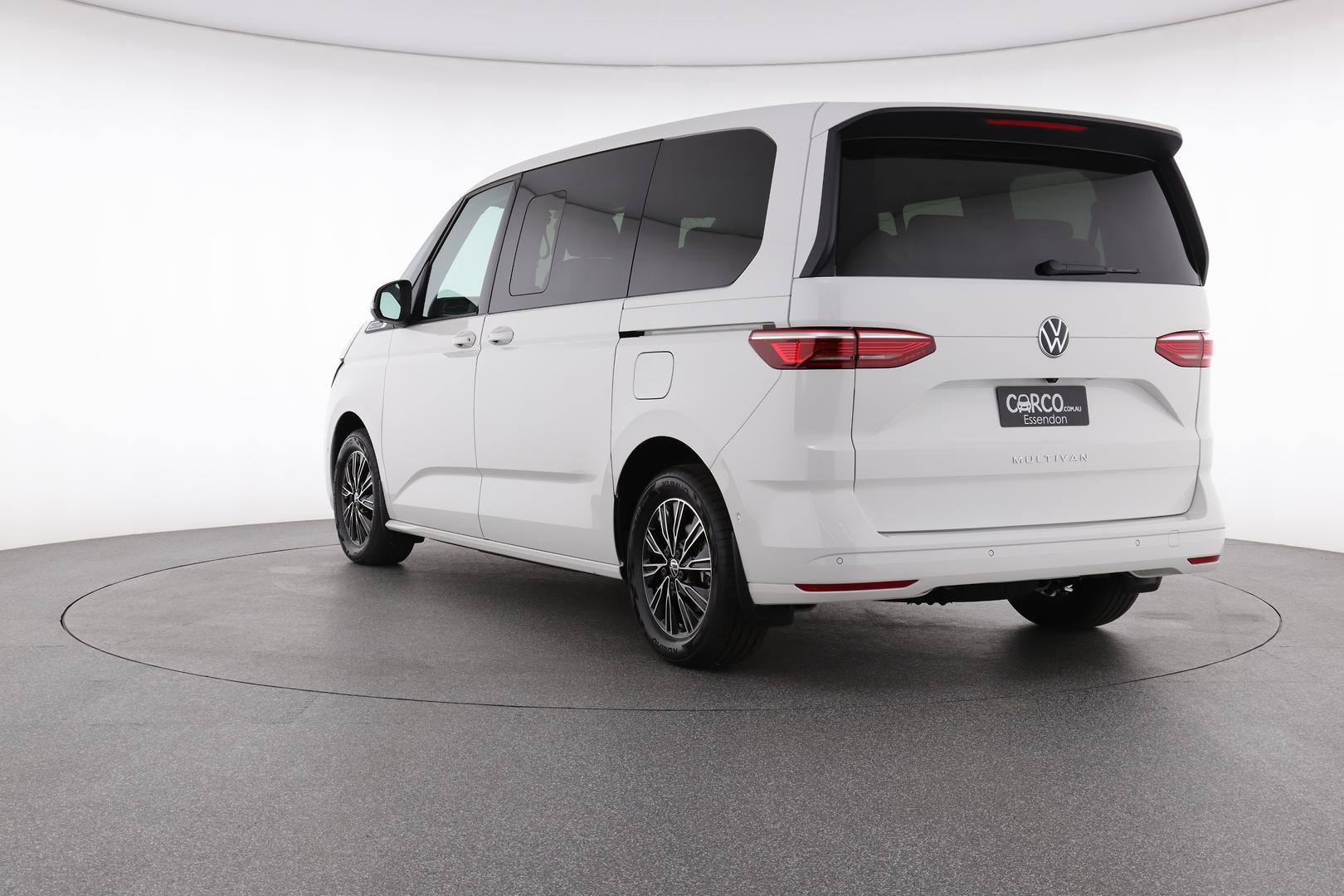 Volkswagen Multivan image 3