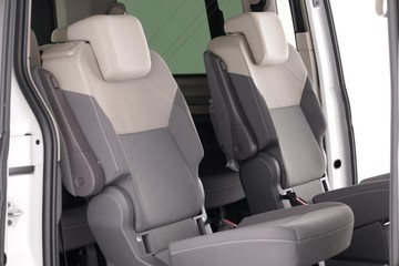 https://dvg-vehicle-assets.s3.amazonaws.com/2EH6AH/e9pt8ampovbjdu5ute5hzfrt1.jpg