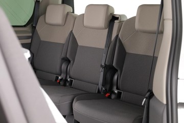 https://dvg-vehicle-assets.s3.amazonaws.com/2EH6AH/nhu6z9f5voex0tlhv12v8n51.jpg
