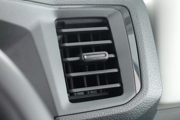 https://dvg-vehicle-assets.s3.amazonaws.com/2EH6BF/blxuomt4sbbqowa2yy3hpdbfz.jpg