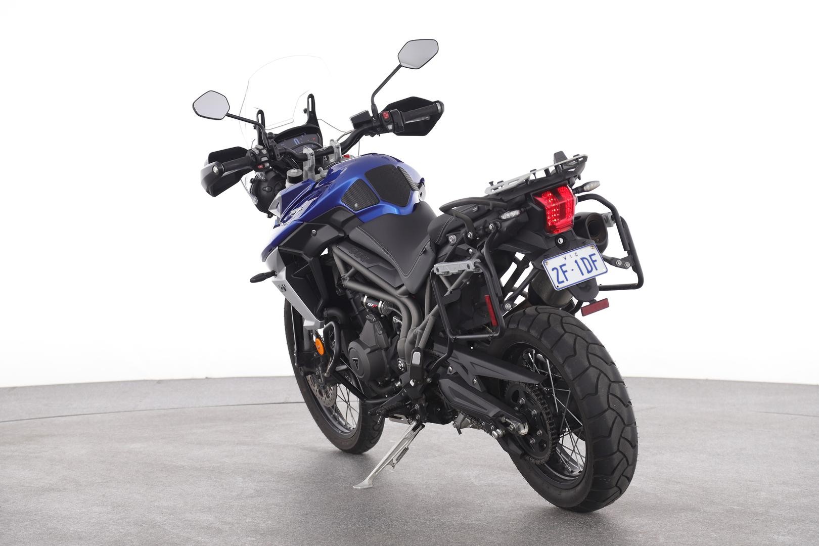 Triumph Tiger 800 Xcx image 3