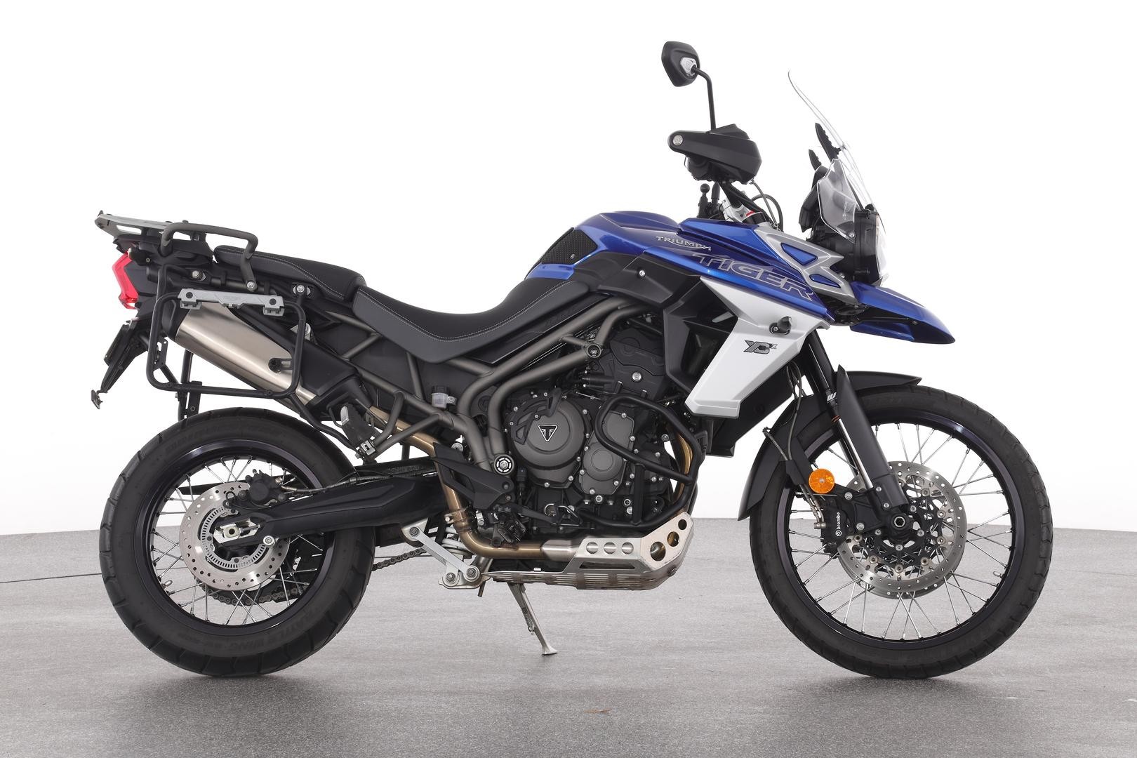 Triumph Tiger 800 Xcx image 1