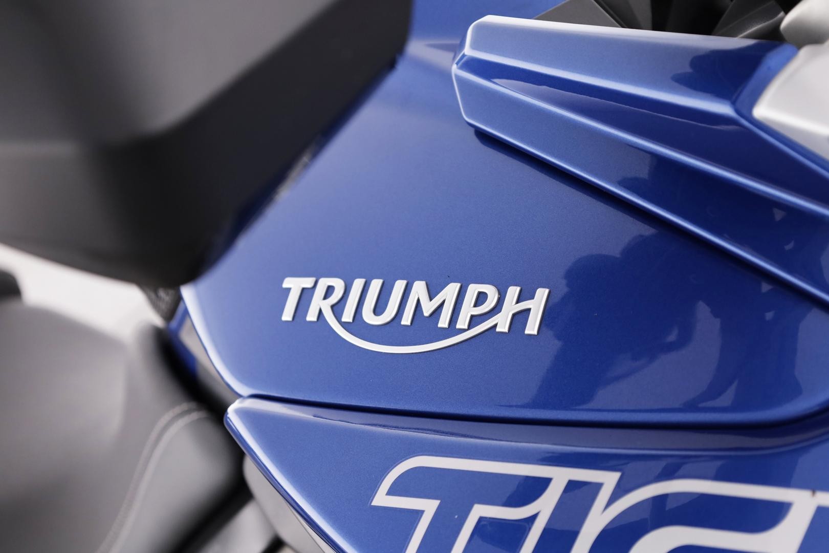 Triumph Tiger 800 Xcx image 4