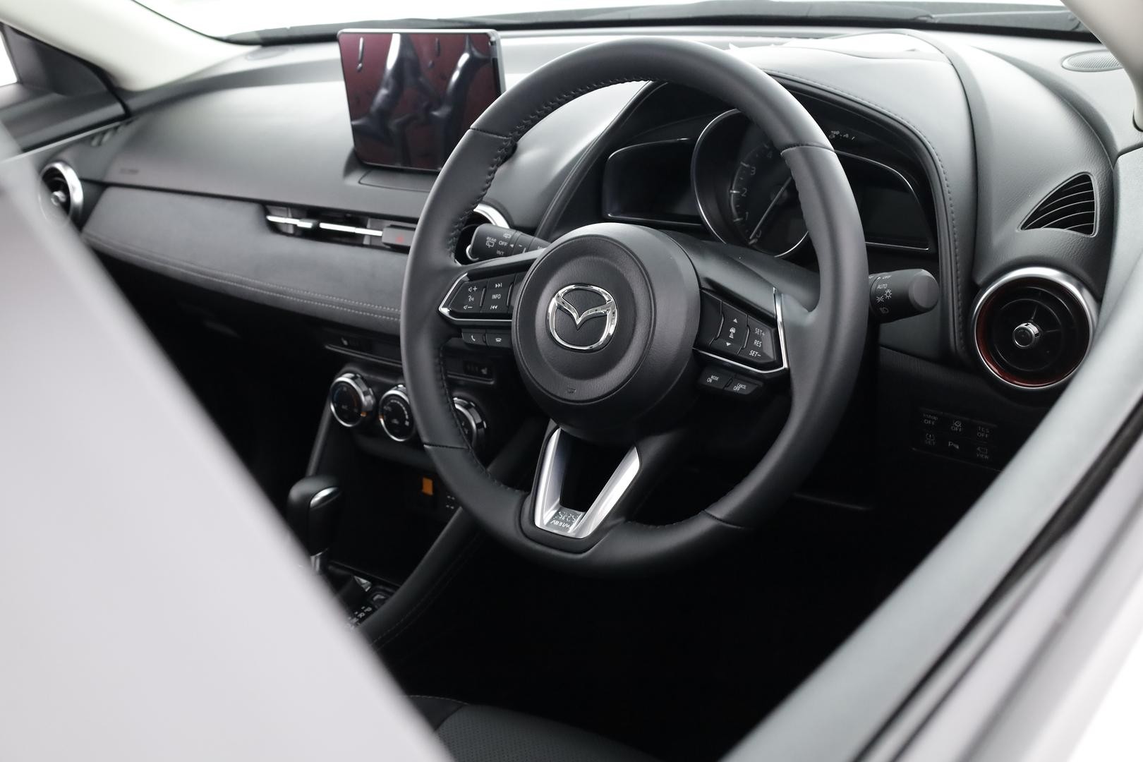 Mazda Cx-3 image 4