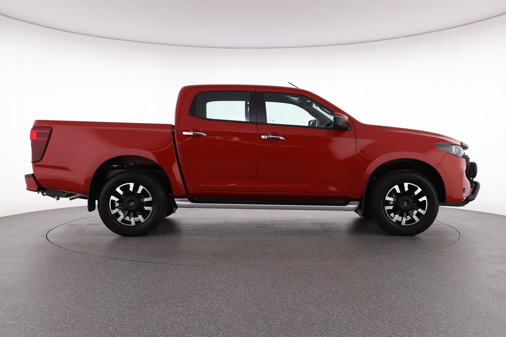 Mazda Bt-50 image 2