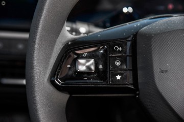 https://dvg-vehicle-assets.s3.amazonaws.com/305747/f4glw8p30o6uvc4zcr9wm4cfb.jpg