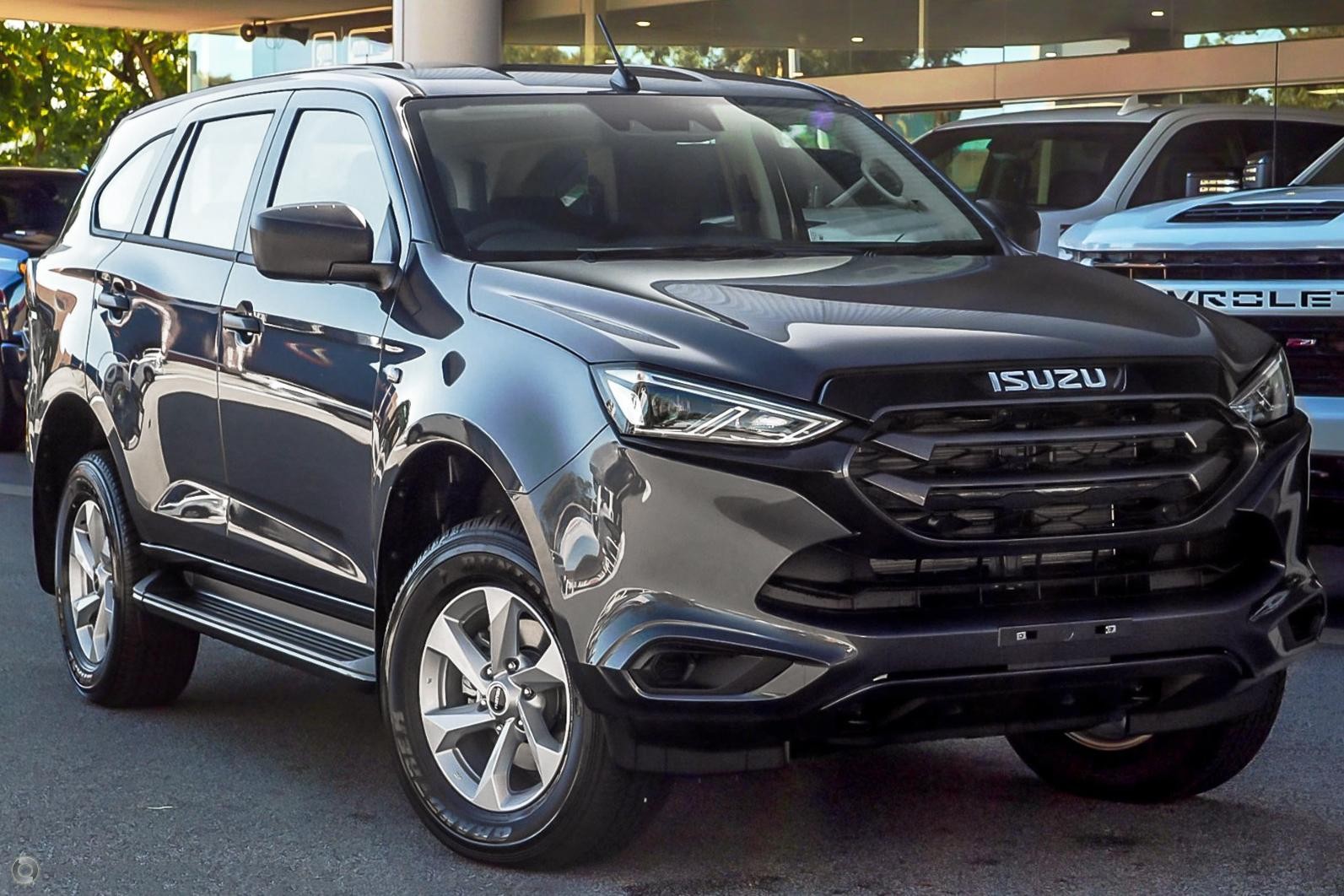 Isuzu Mu-x image 1