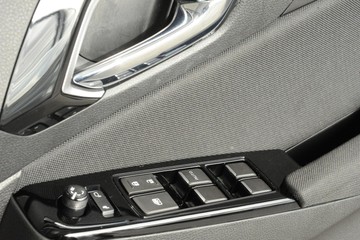 https://dvg-vehicle-assets.s3.amazonaws.com/30863449/15oawt9kmqfzgrtb7m04d2paq.jpg