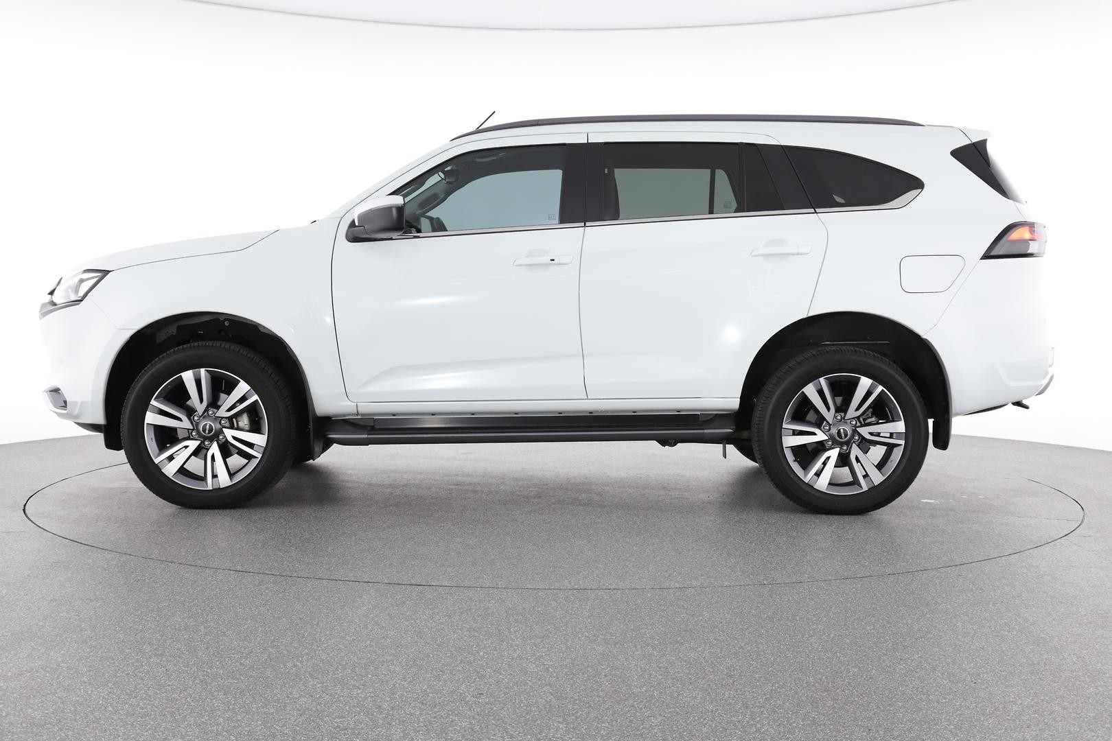 Isuzu Mu-x image 3
