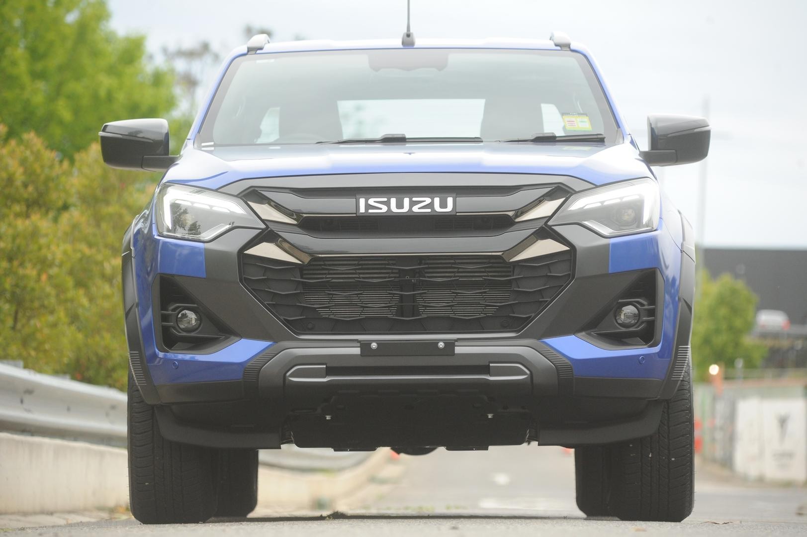 Isuzu D-max image 2