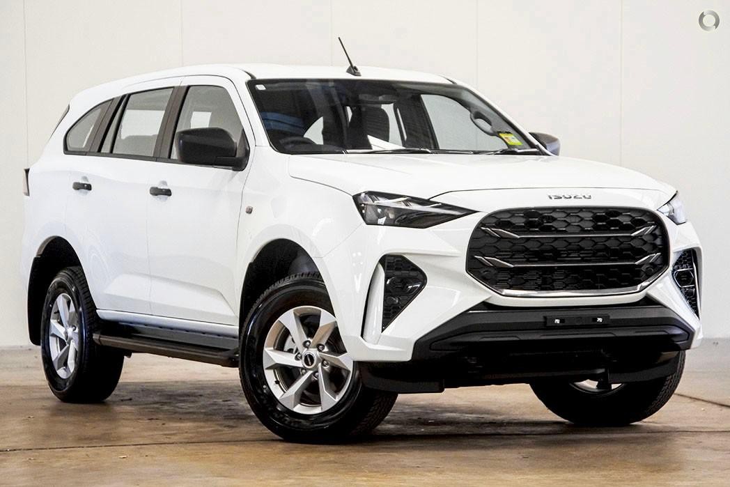Isuzu Mu-x image 1