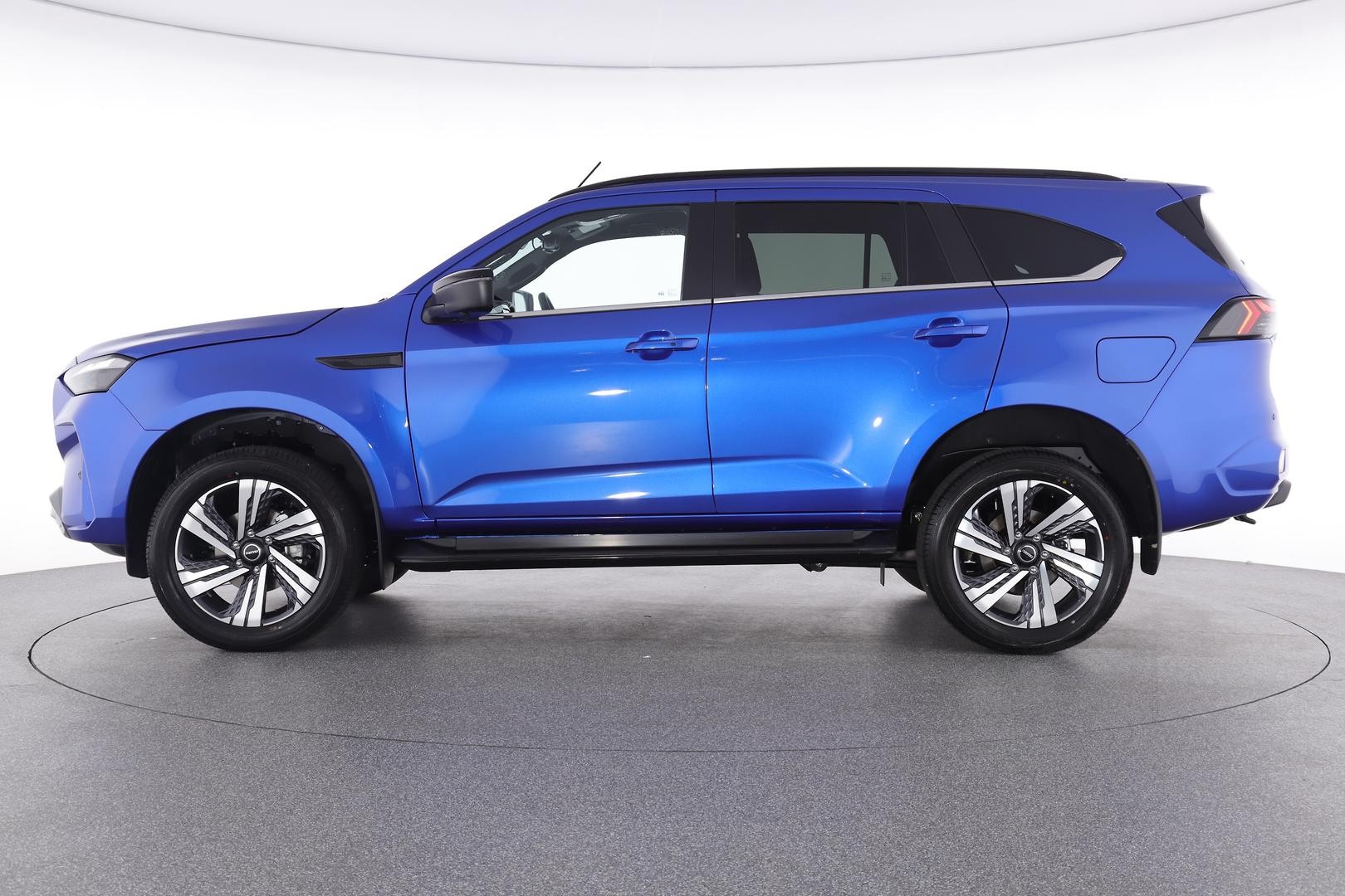 Isuzu Mu-x image 3