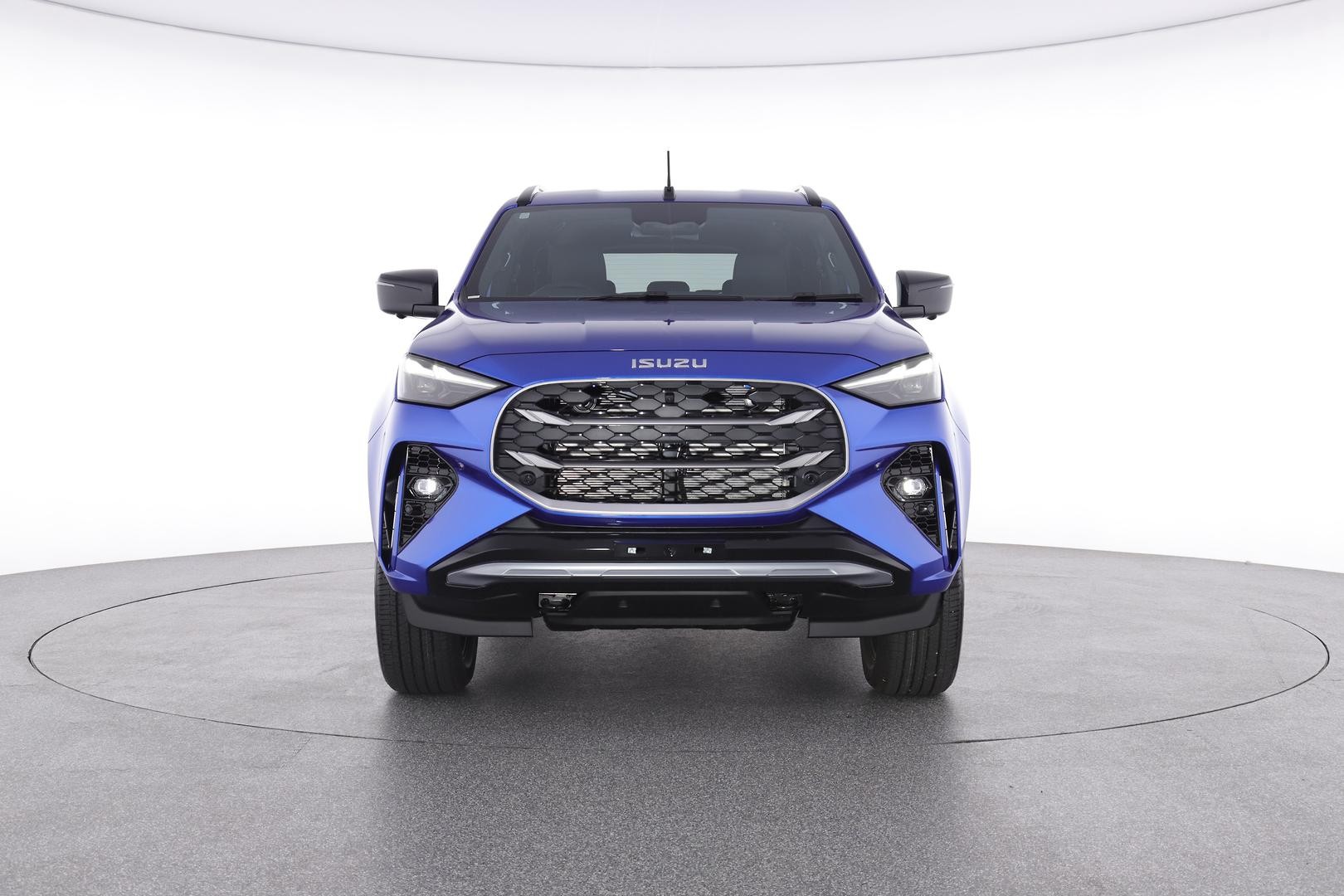 Isuzu Mu-x image 2