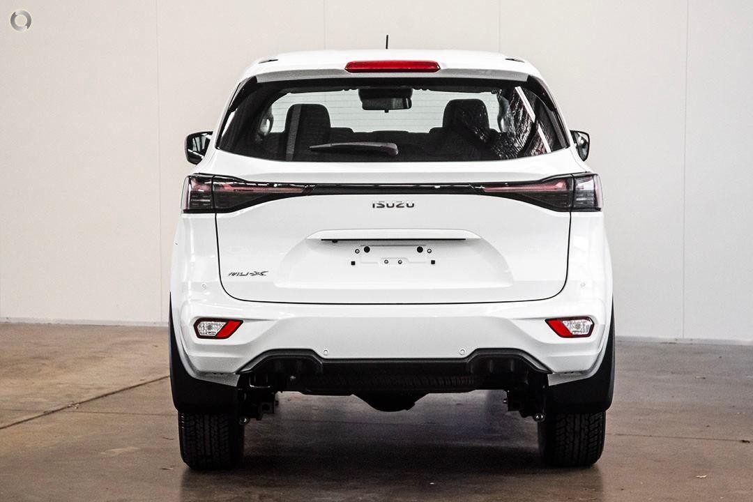 Isuzu Mu-x image 3