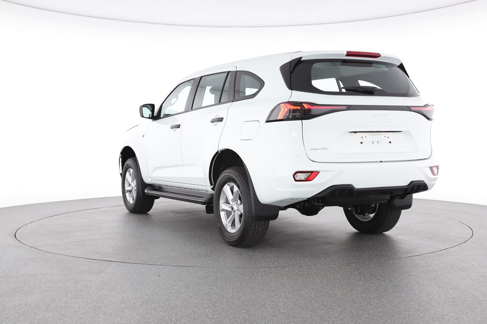 Isuzu Mu-x image 4