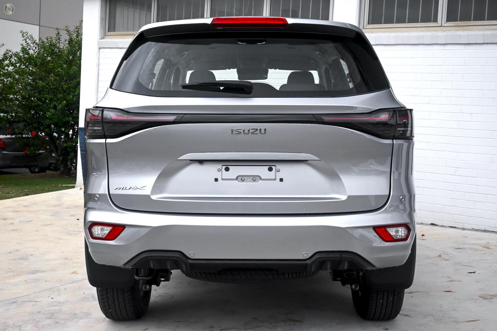 Isuzu Mu-x image 3