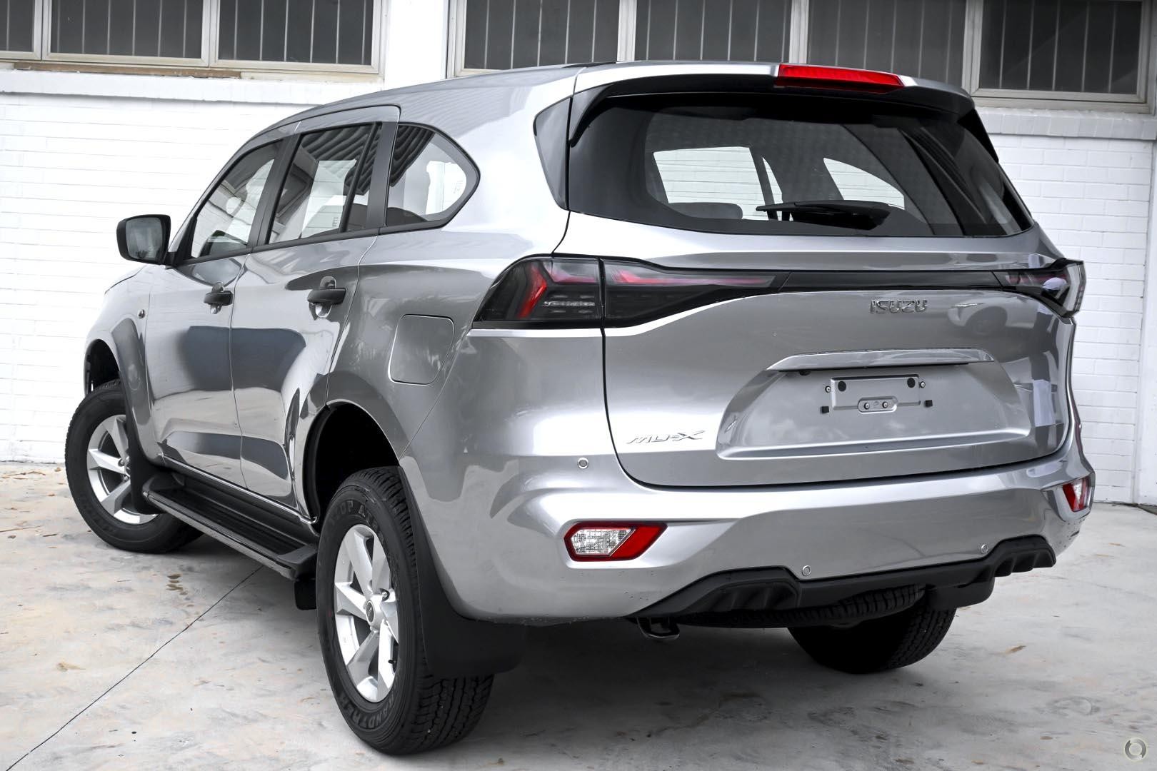 Isuzu Mu-x image 4