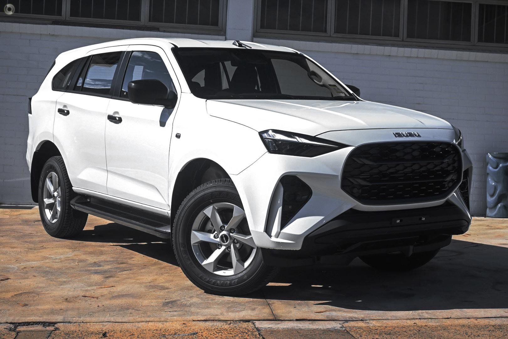 Isuzu Mu-x image 1