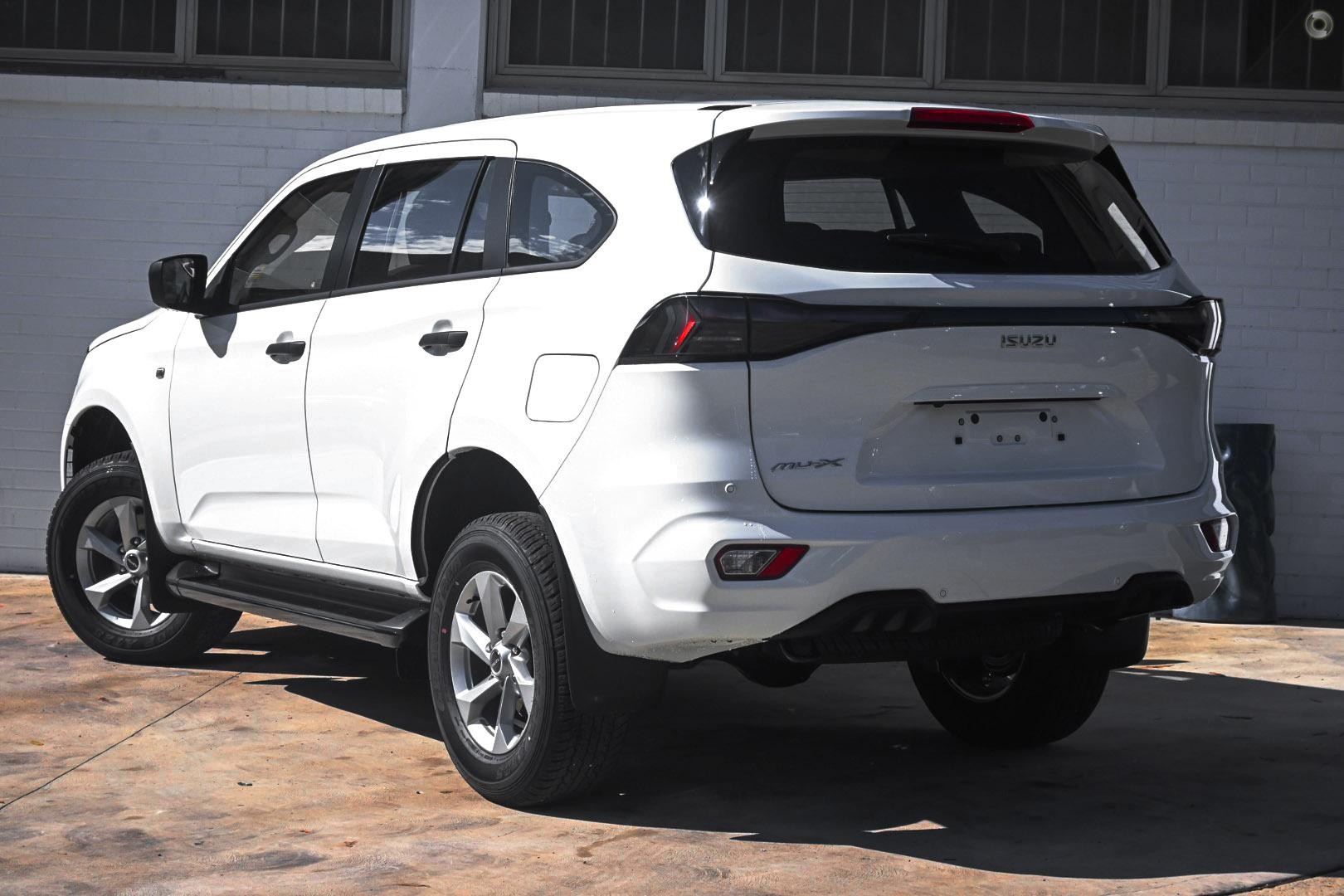Isuzu Mu-x image 4