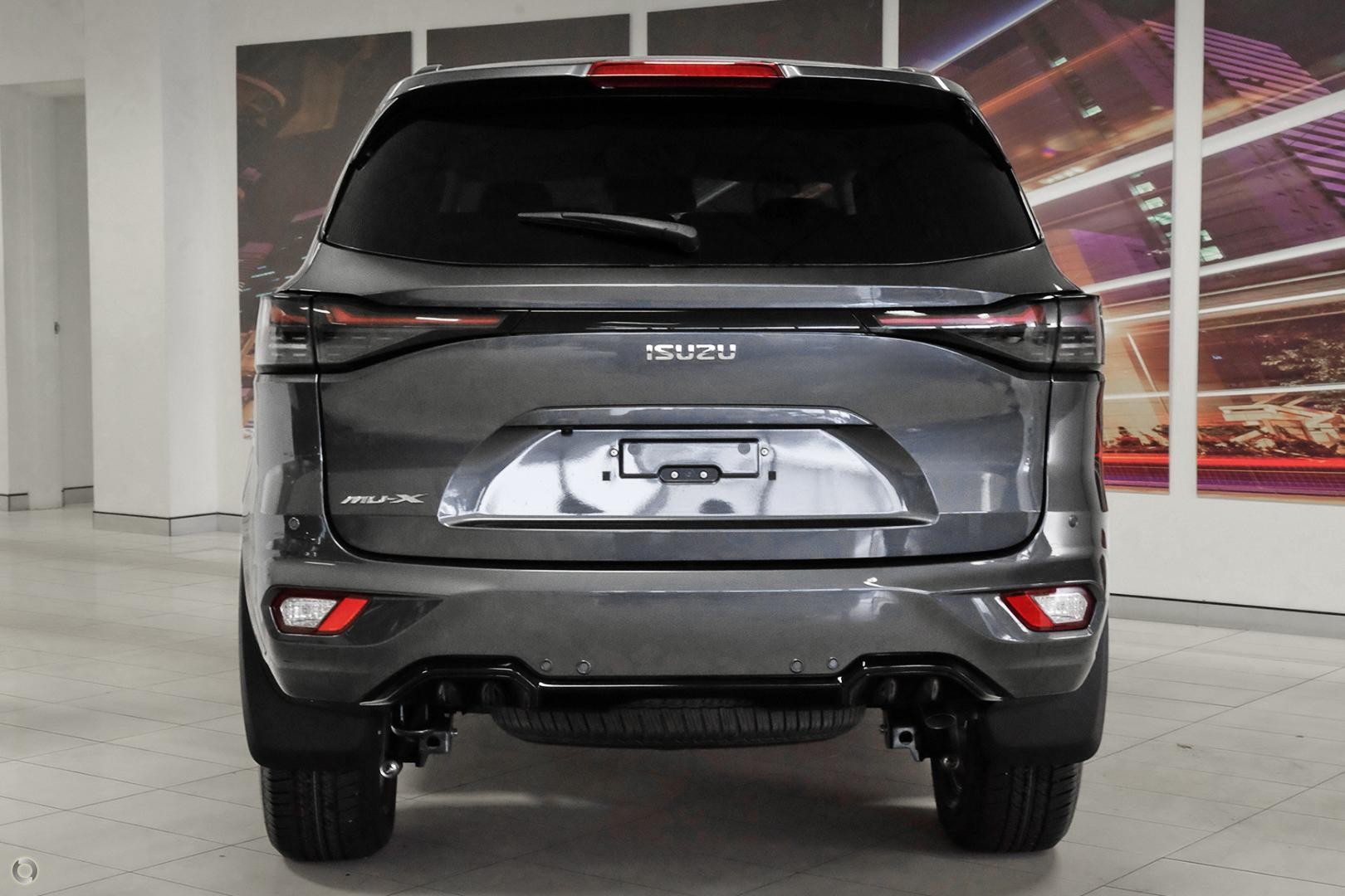 Isuzu Mu-x image 3