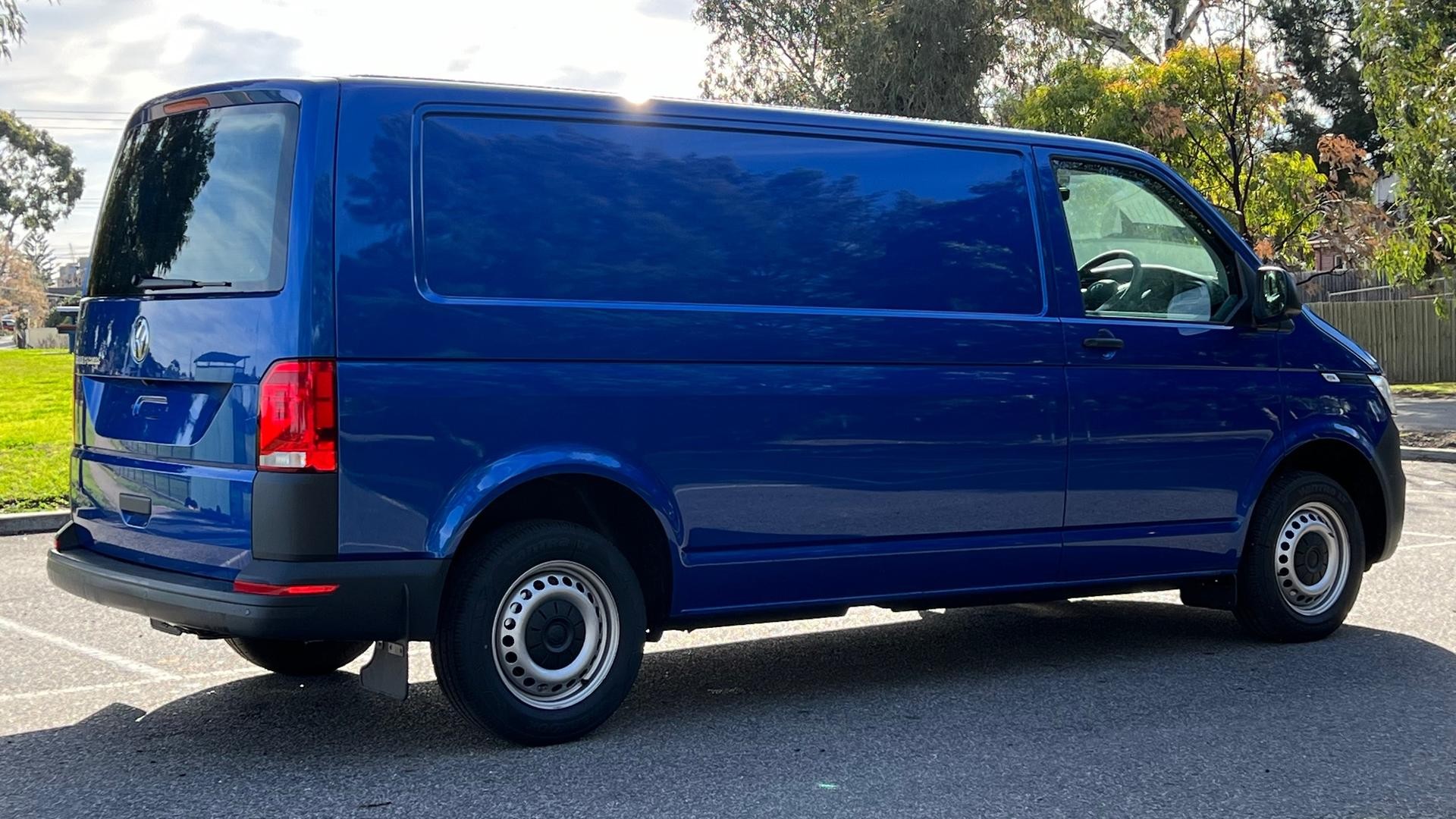 Volkswagen Transporter image 4