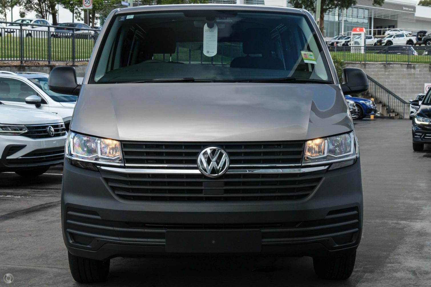 Volkswagen Transporter image 2