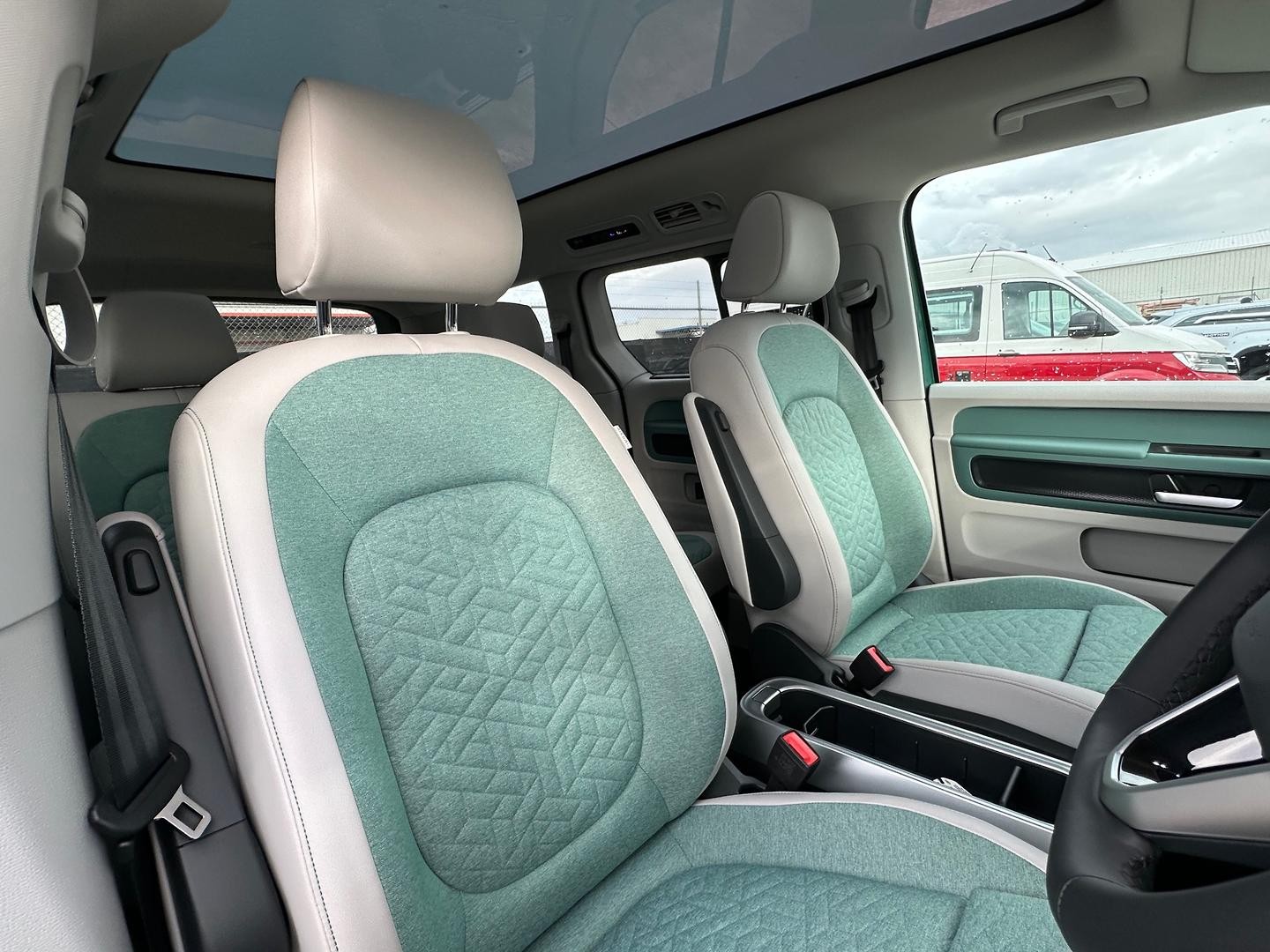 Volkswagen Id. Buzz image 4